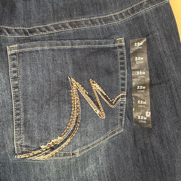 NWT Maurices Bootcut Denim Flex Mid Rise Cotton Blend Jeans; Size 22W Long - Picture 8 of 15